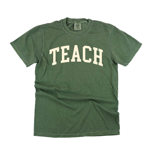 CC_comfort_colors_teach_varsity_font_little_mama_shirt_shop