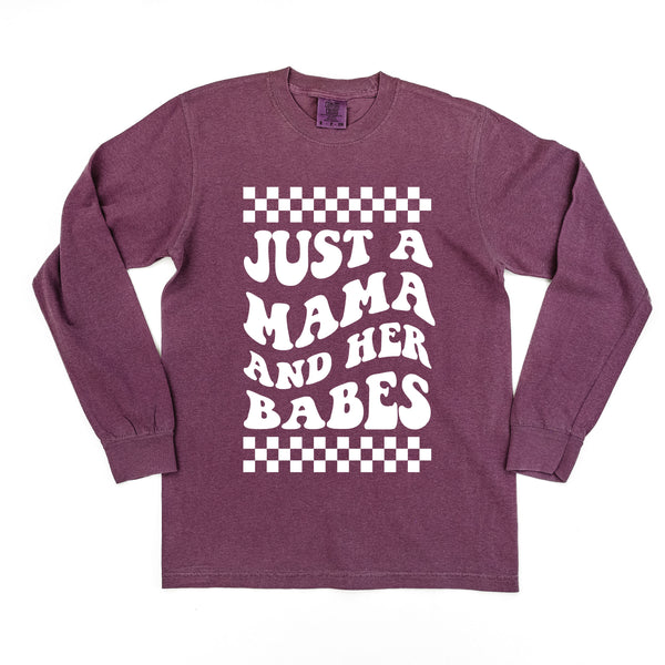 THE RETRO EDIT - Just a Mama and Her Babes - LONG SLEEVE COMFORT COLORS TEE