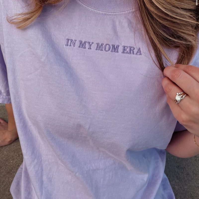 ✨ IN MY MOM ERA™ ✨ - Embroidered Tee