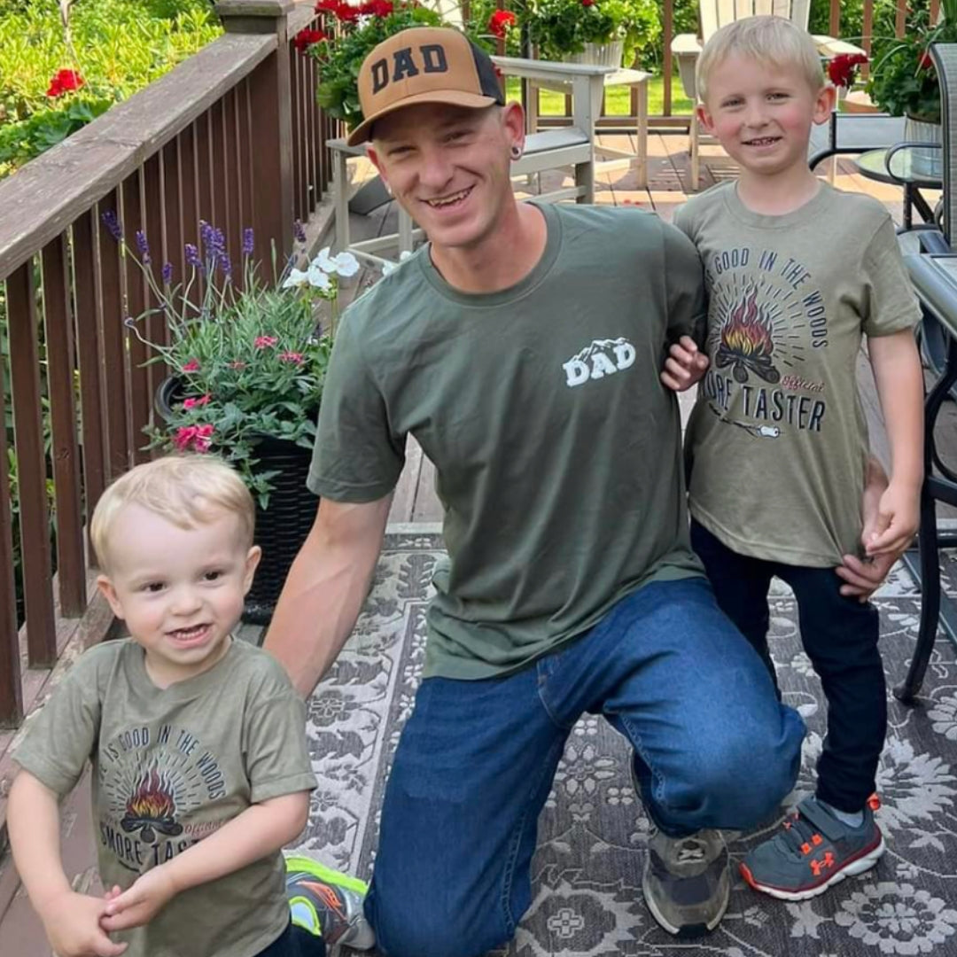 Dad w/ Mountains - Mountain Scene (pf&b) - Unisex Tee Little Mama Shirt Shop