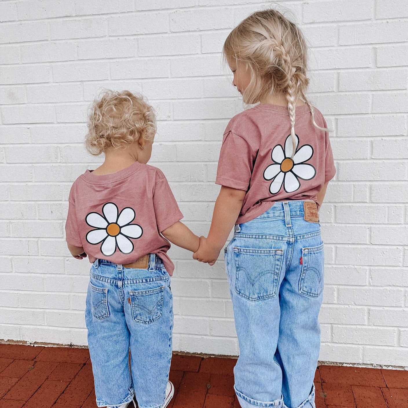 DAISY - SIS - w/ Full Daisy on Back - Short Sleeve Child Shirt Little Mama Shirt Shop