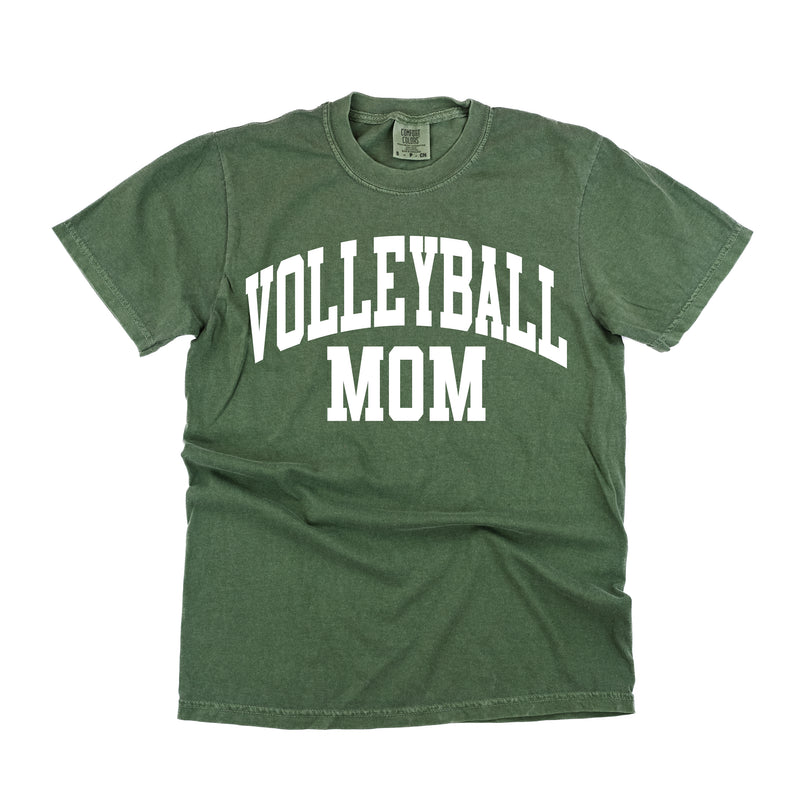 Varsity Style - VOLLEYBALL MOM - SHORT SLEEVE COMFORT COLORS TEE