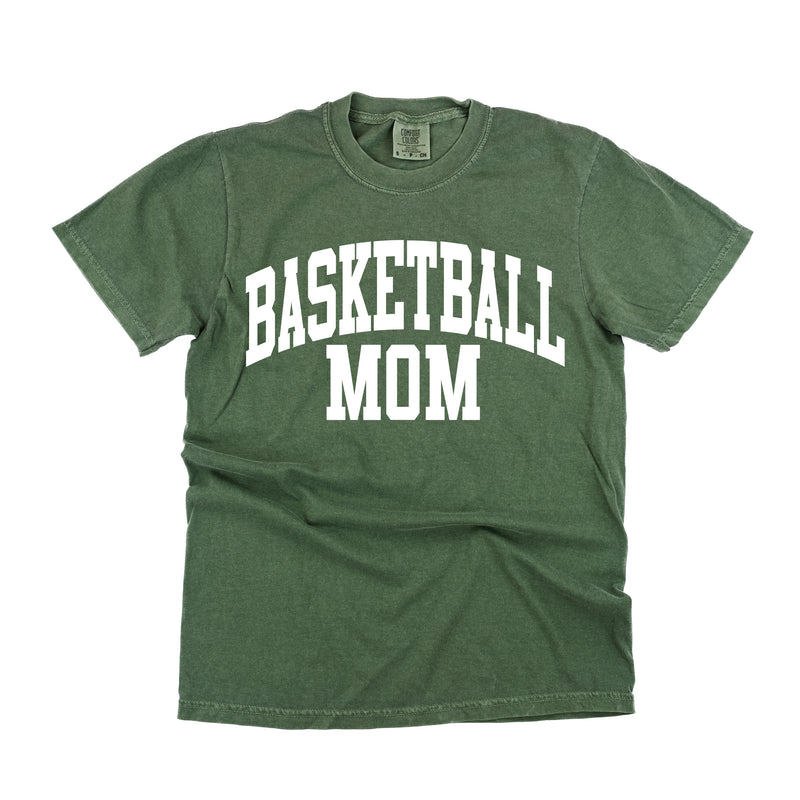 Varsity Style - BASKETBALL MOM - SHORT SLEEVE COMFORT COLORS TEE