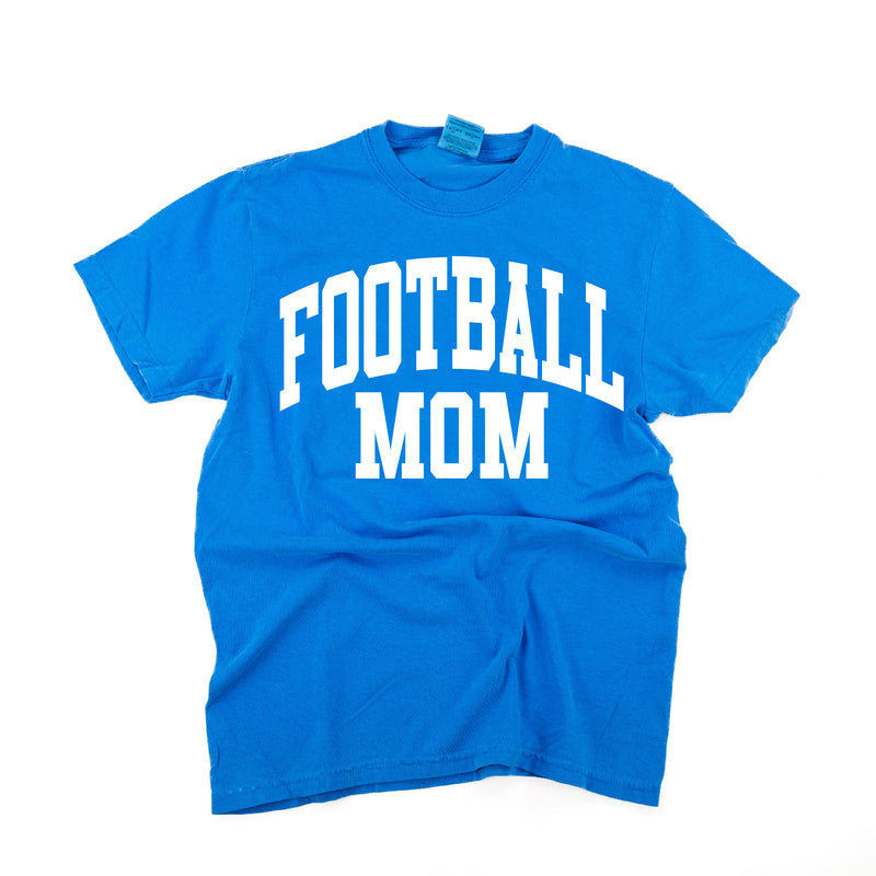 Varsity Style - FOOTBALL MOM - SHORT SLEEVE COMFORT COLORS TEE