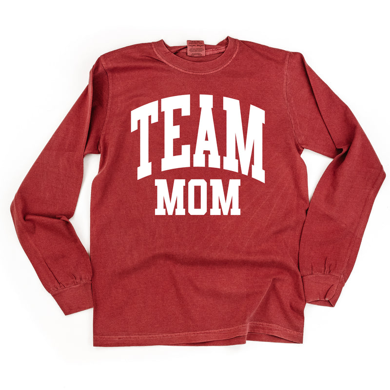 Varsity Style - TEAM MOM - LONG SLEEVE COMFORT COLORS TEE