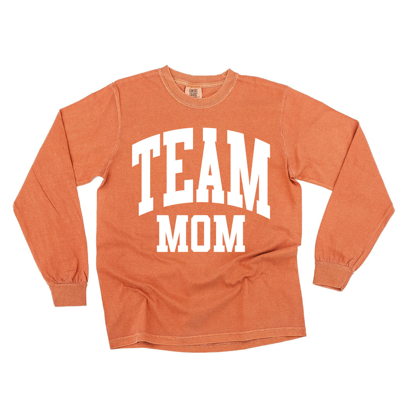 Varsity Style - TEAM MOM - LONG SLEEVE COMFORT COLORS TEE