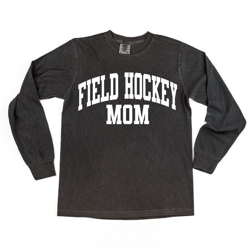 Varsity Style - FIELD HOCKEY MOM - LONG SLEEVE COMFORT COLORS TEE