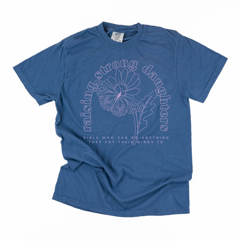 Raising Strong Daughters (Plural) - SHORT SLEEVE COMFORT COLORS TEE