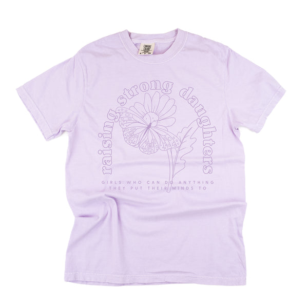 Raising Strong Daughters (Plural) - SHORT SLEEVE COMFORT COLORS TEE