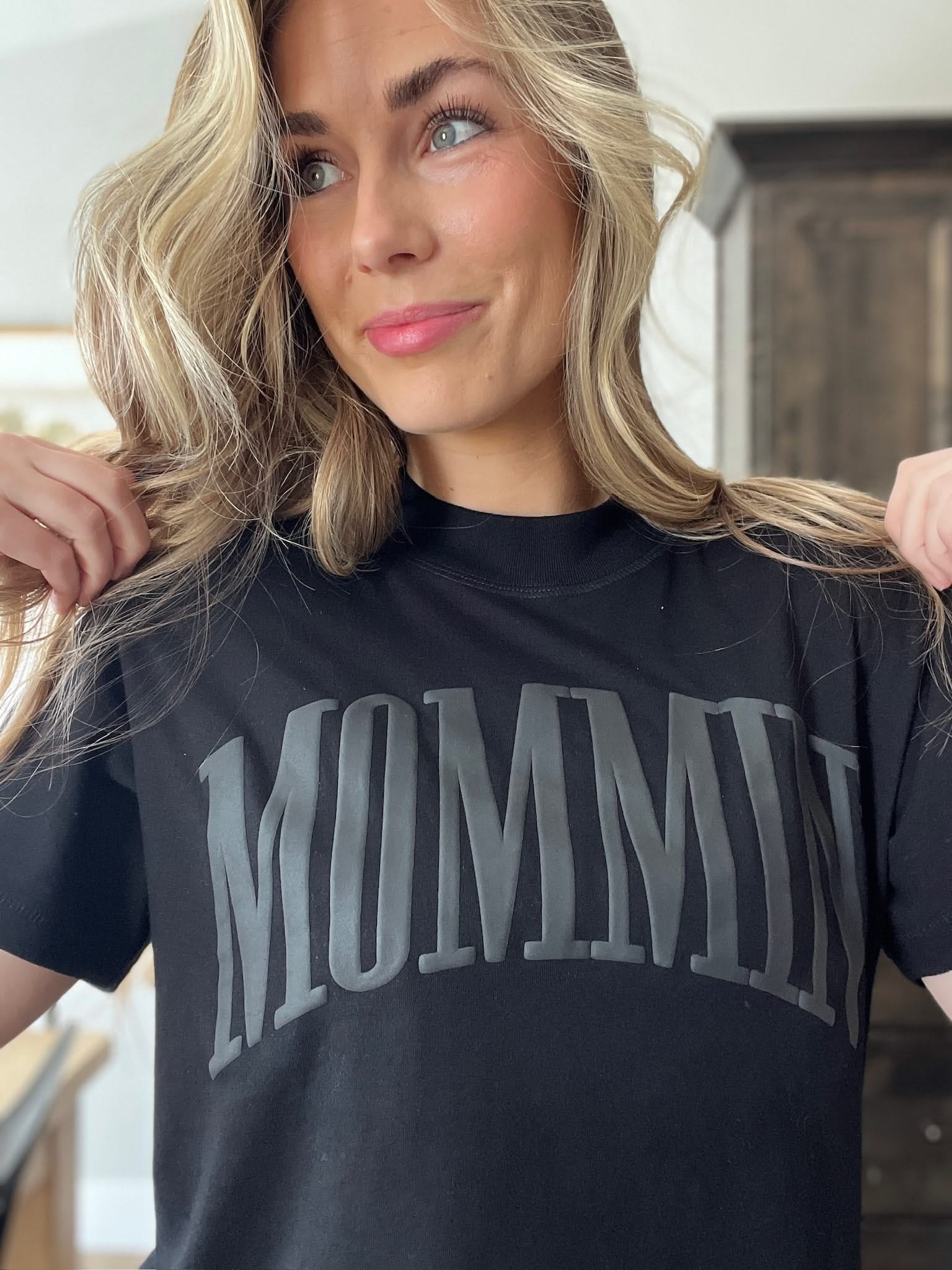 Mommin' Women's Boxy Tee | Black Puff Print Statement Tee – Little