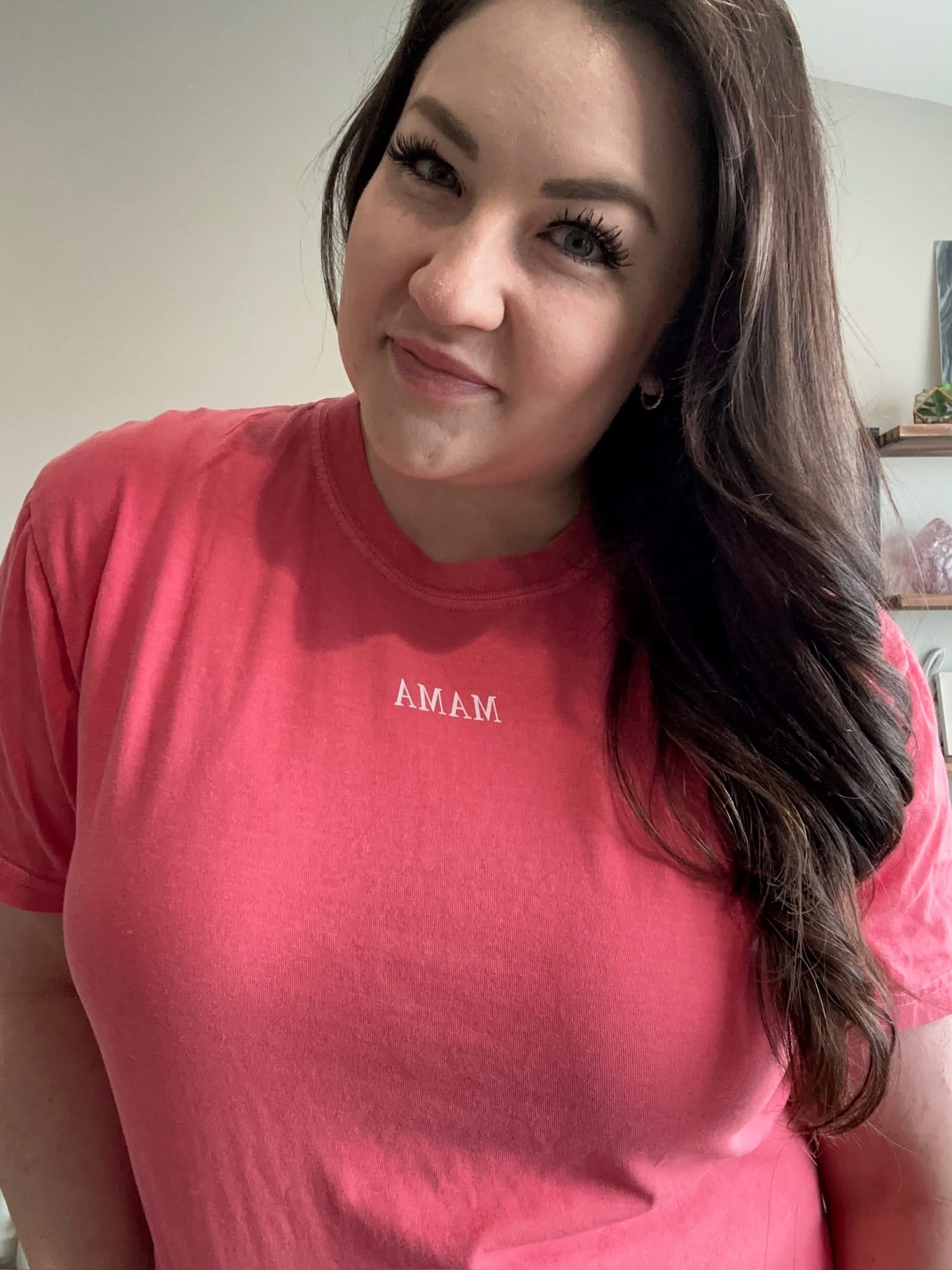 Mama Knows Best – Mama Graphic Tee – Short Sleeve Comfort Color - Women | Little Mama Shirt Shop Little Mama Shirt Shop LLC