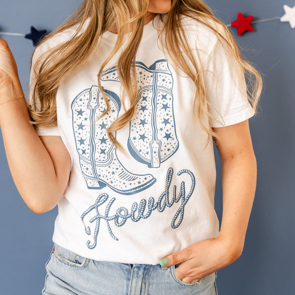 Howdy w/ Cowboy Boots - SHORT SLEEVE COMFORT COLORS TEE