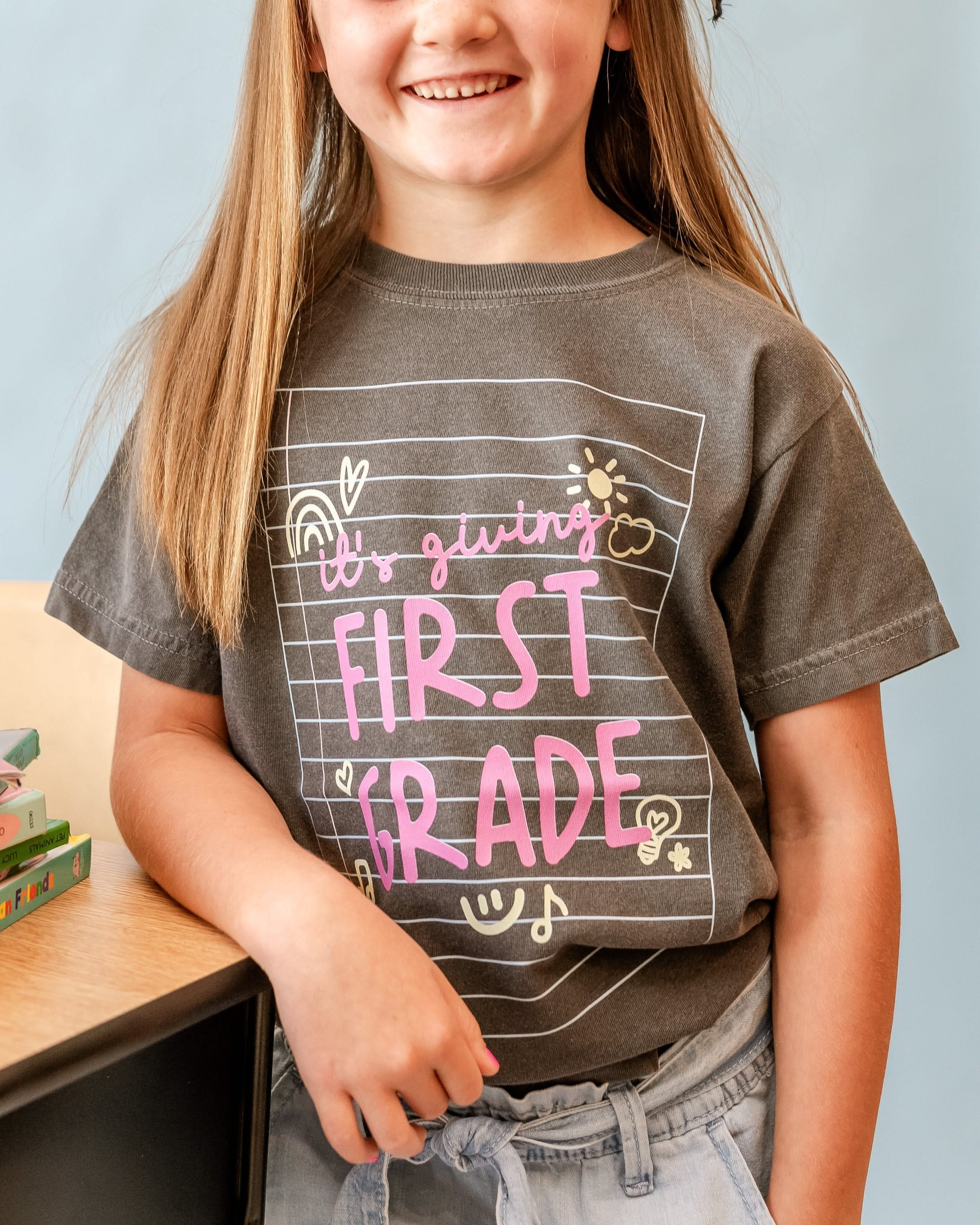 It's Giving (Choose Your Grade) - YOUTH Comfort Colors Tee Little Mama Shirt Shop