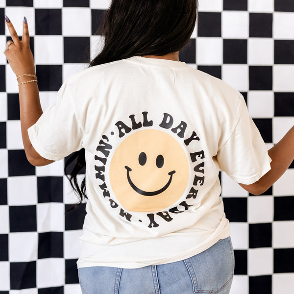 THE RETRO EDIT - Mommin' Smiley Pocket on Front w/ Mommin' All Day Everyday Full on Back - SHORT SLEEVE COMFORT COLORS TEE