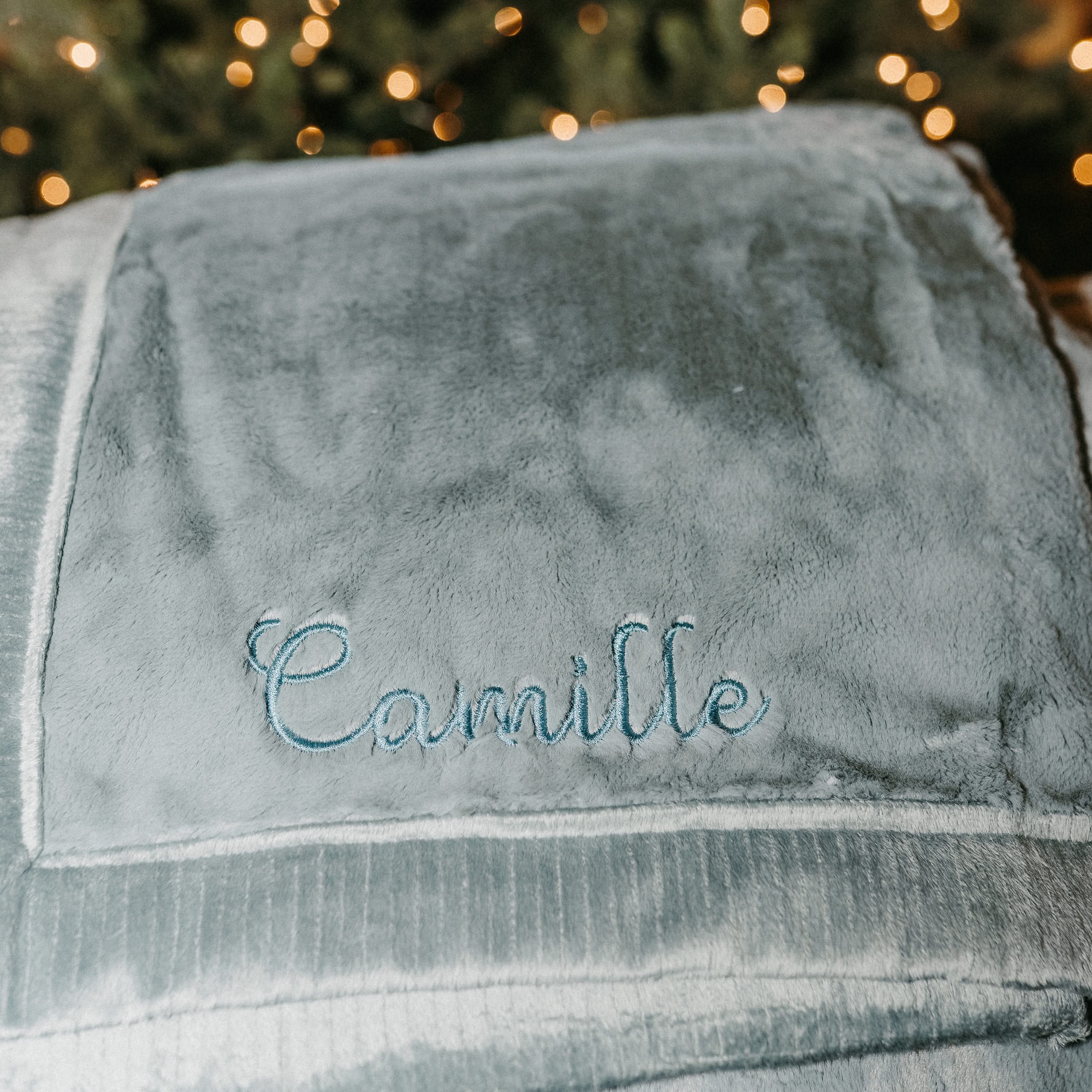 Adult Lush XL 60x80"Saranoni® Blanket – Personalized Embroidered Name | LMSS® Exclusive Little Mama Shirt Shop LLC