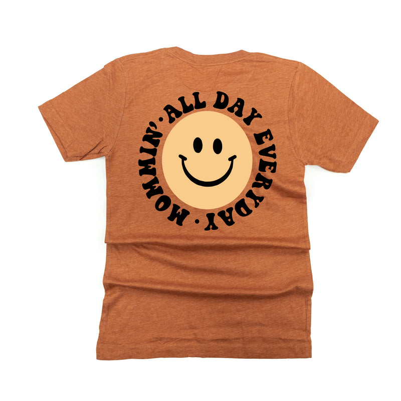 THE RETRO EDIT - Mommin' Smiley Pocket on Front w/ Mommin' All Day Everyday Full on Back - Unisex Tee