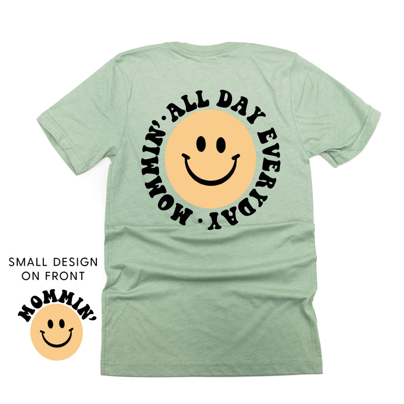 THE RETRO EDIT - Mommin' Smiley Pocket on Front w/ Mommin' All Day Everyday Full on Back - Unisex Tee