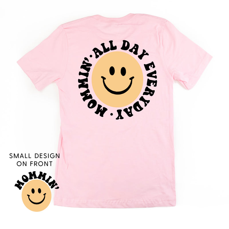 THE RETRO EDIT - Mommin' Smiley Pocket on Front w/ Mommin' All Day Everyday Full on Back - Unisex Tee