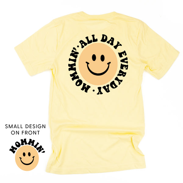 THE RETRO EDIT - Mommin' Smiley Pocket on Front w/ Mommin' All Day Everyday Full on Back - Unisex Tee