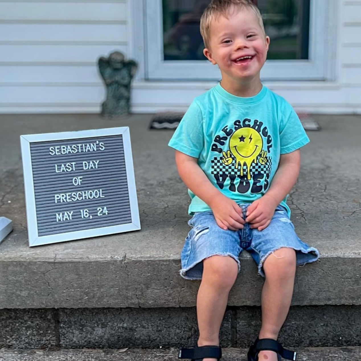 (Choose Your Grade) Vibes - Peace Smiley - Child Tee Little Mama Shirt Shop