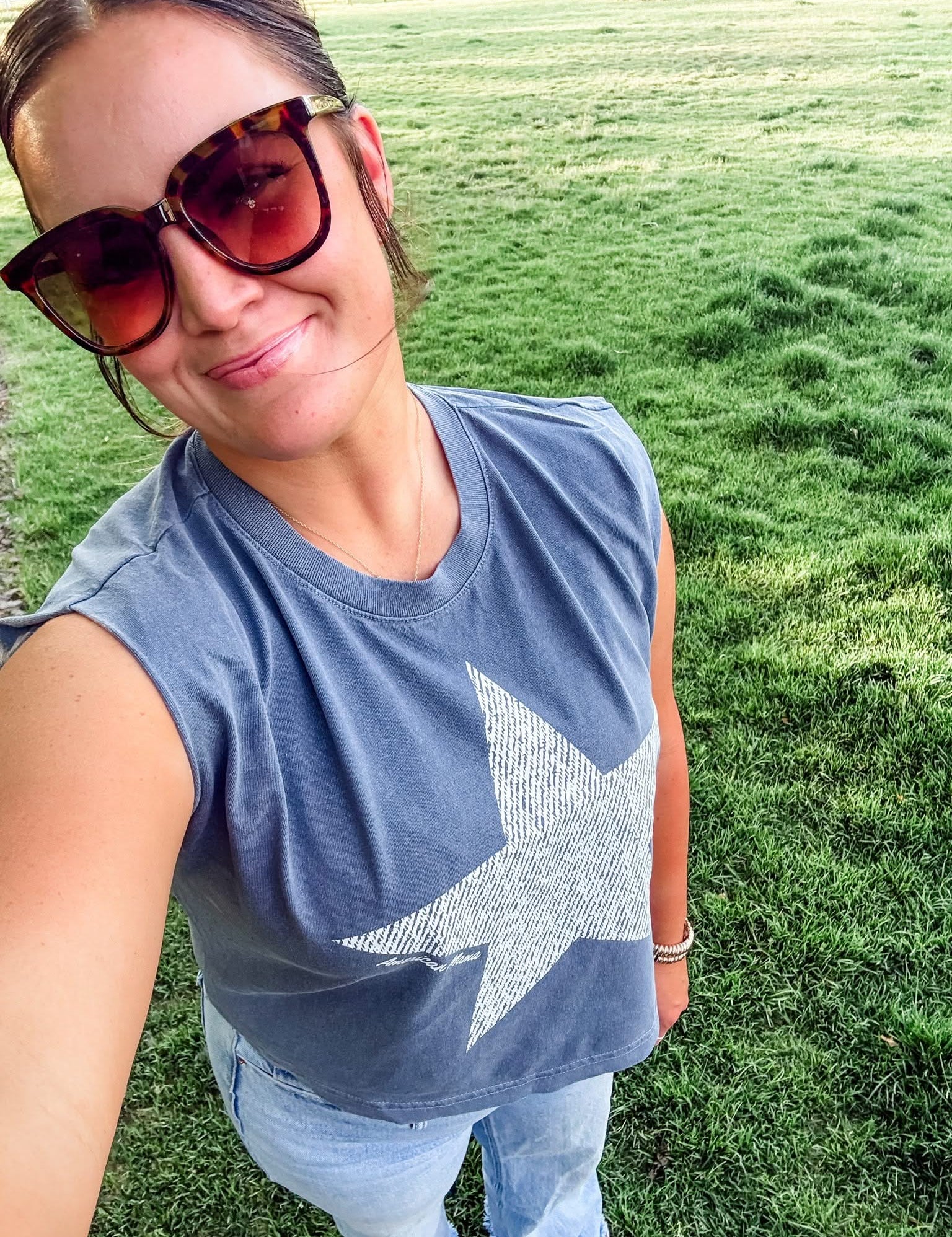 Vintage White Star American Mama - Muscle Tee Little Mama Shirt Shop LLC