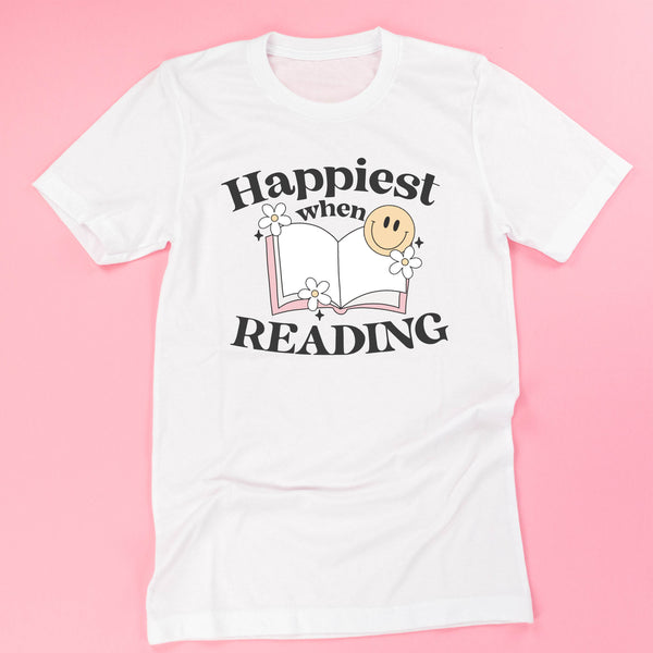 adult_unisex_tees_happiest_when_reading_little_mama_shirt_shop