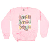 BABE x3 with Daisies - BASIC FLEECE CREWNECK