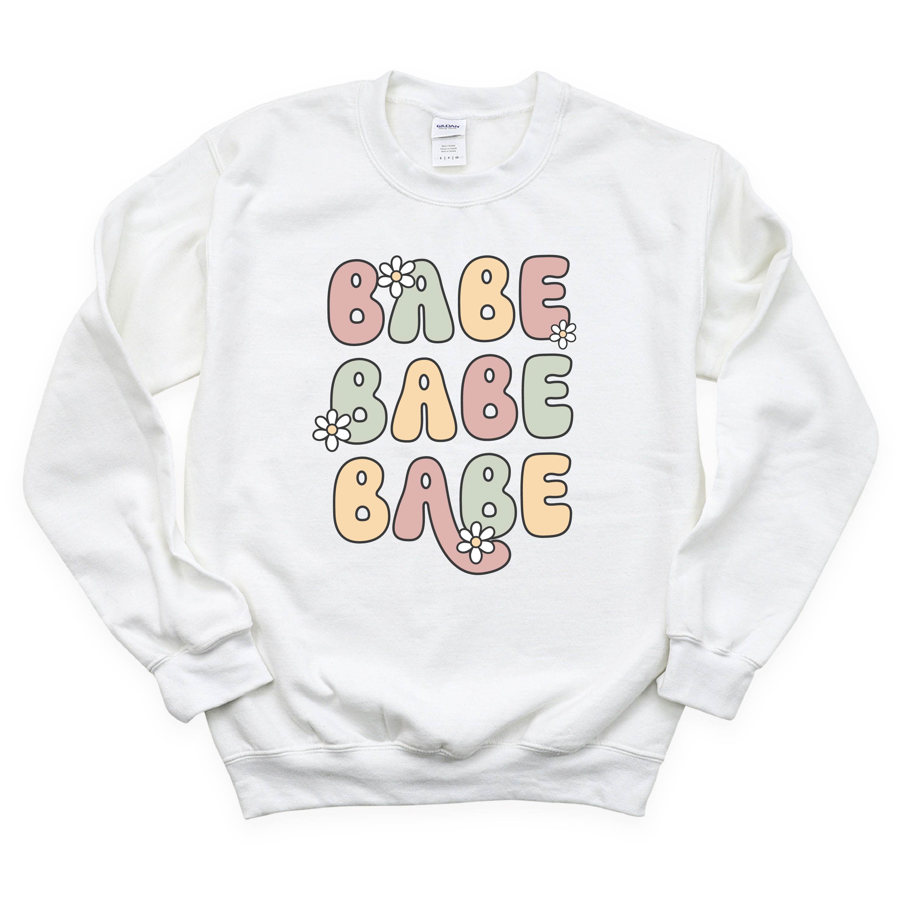 BABE x3 with Daisies - BASIC FLEECE CREWNECK