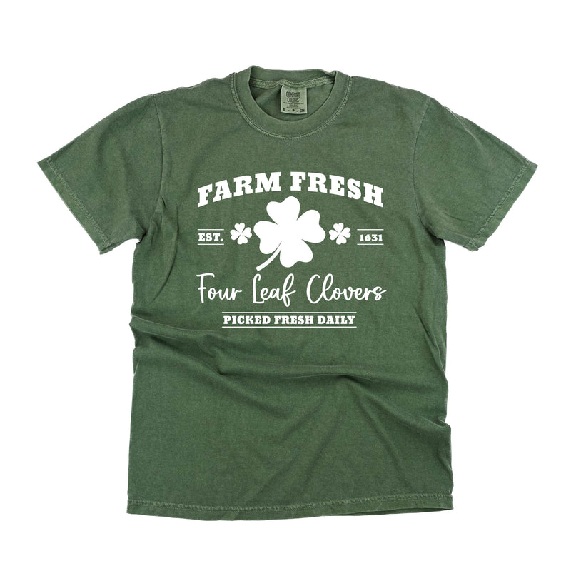 comfort_colors_short_sleeve_farm_fresh_4-leaf_clovers_little_mama_shirt_shop