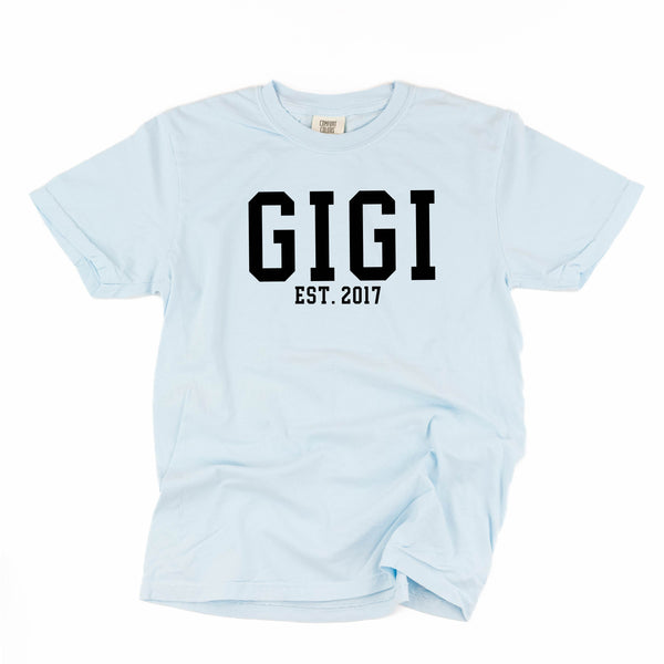 comfort_colors_short_sleeve_gigi_select_your_year_little_mama_shirt_shop