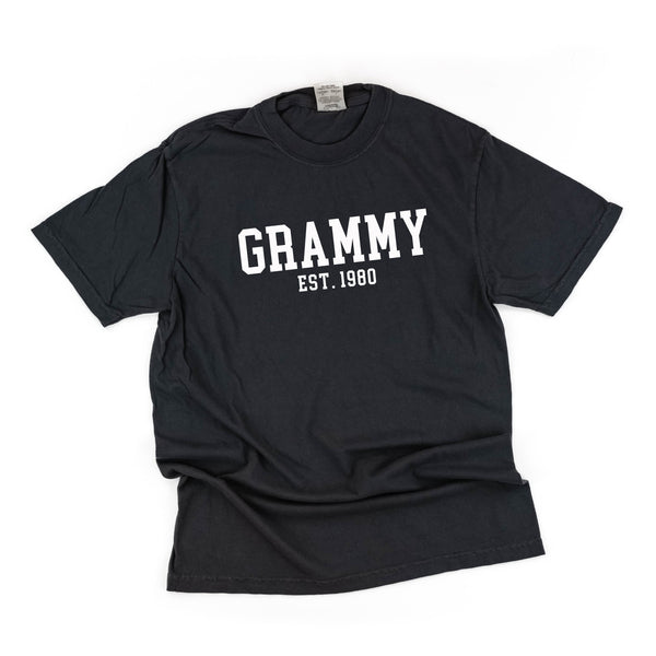 comfort_colors_short_sleeve_grammy_select_your_year_little_mama_shirt_shop
