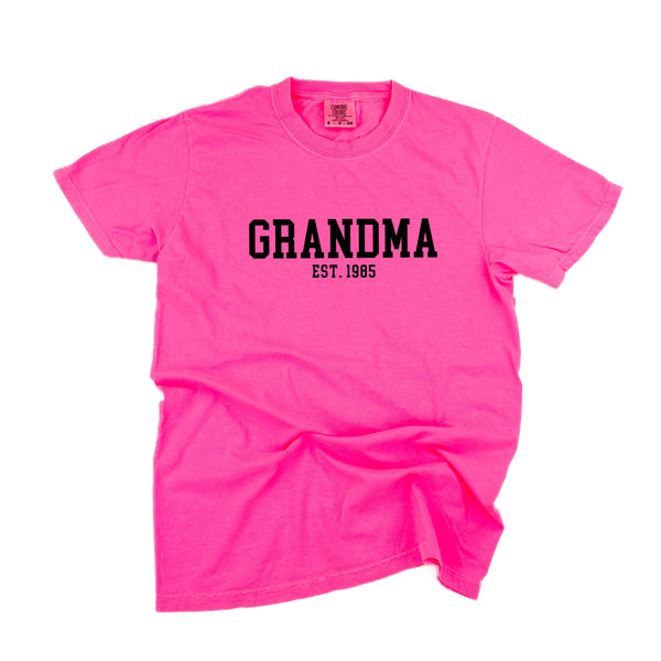 comfort_colors_short_sleeve_grandma_select_your_year_little_mama_shirt_shop