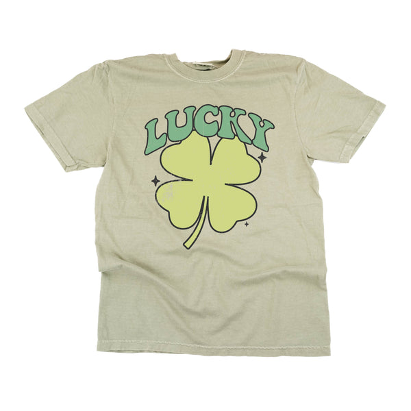 comfort_colors_short_sleeve_green_oversized_lucky_shamrock_little_mama_shirt_shop