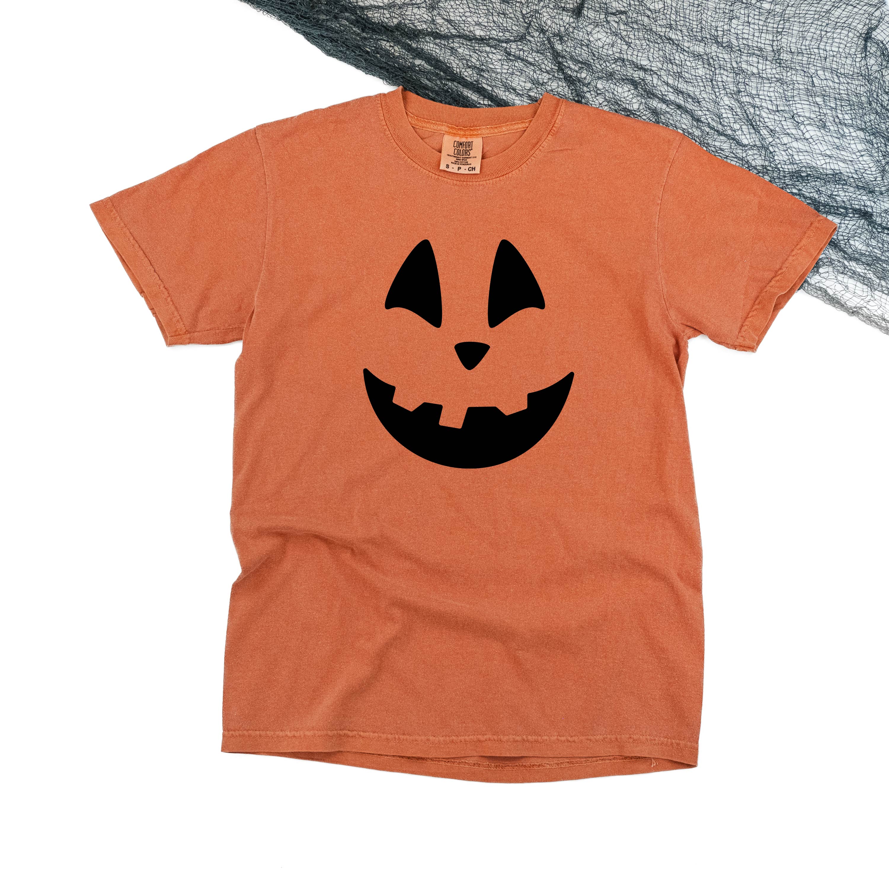 comfort_colors_short_sleeve_happy_jack-o-lantern_little_mama_shirt_shop