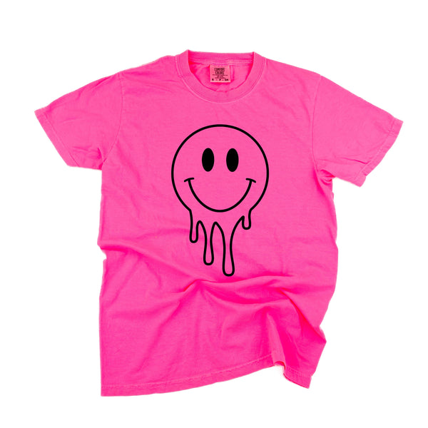 comfort_colors_short_sleeve_tee_melty_smiley_face_little_mama_shirt_shop