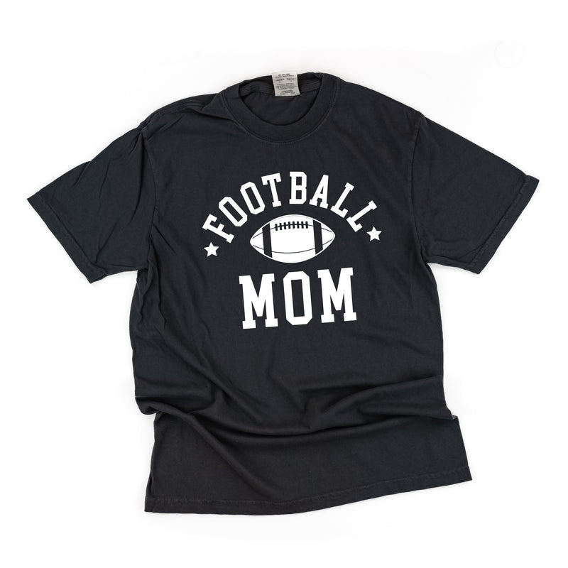 Football Mom (Stars) - SHORT SLEEVE COMFORT COLORS TEE