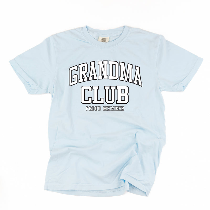 Varsity Style - GRANDMA Club - Proud Member - SHORT SLEEVE COMFORT COLORS TEE