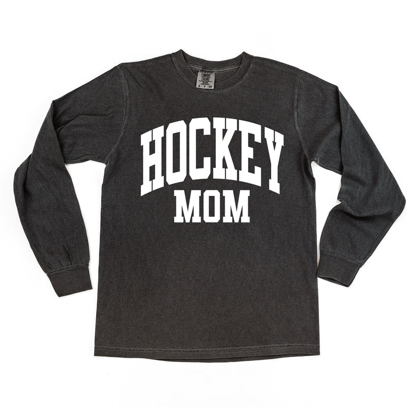 Varsity Style - HOCKEY MOM - LONG SLEEVE COMFORT COLORS TEE