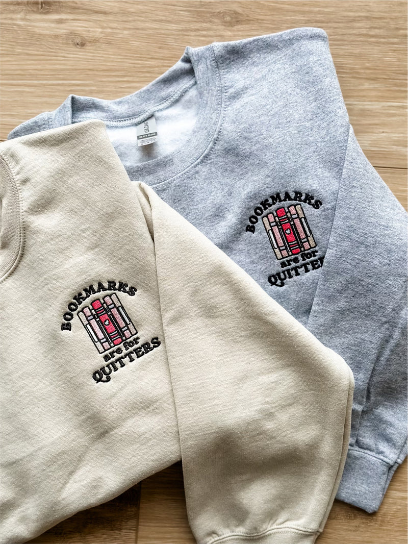EMBROIDERED -  BASIC FLEECE CREWNECK - Bookmarks Are for Quitters