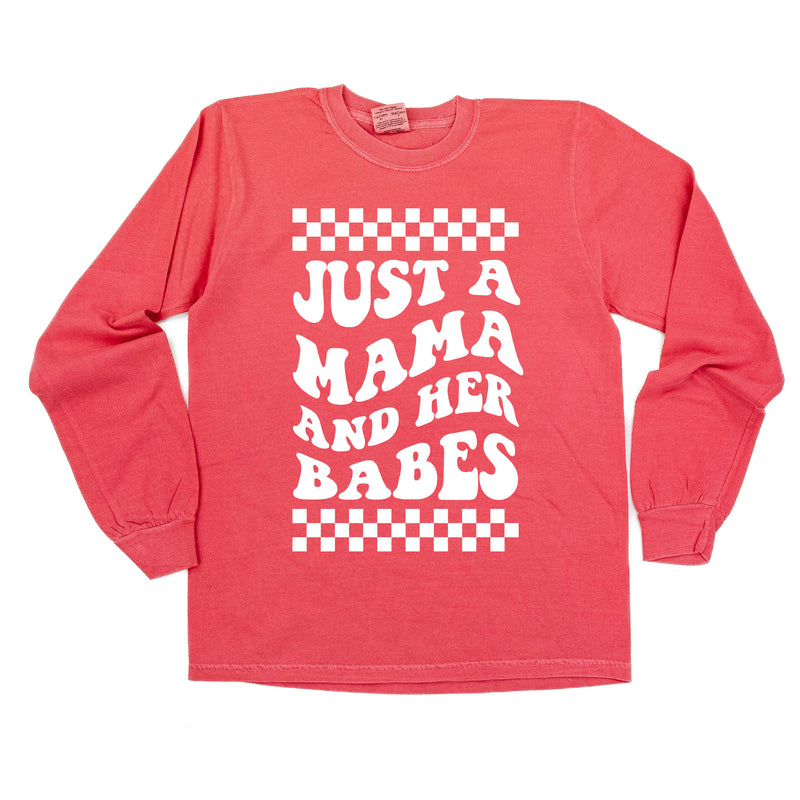 THE RETRO EDIT - Just a Mama and Her Babes - LONG SLEEVE COMFORT COLORS TEE