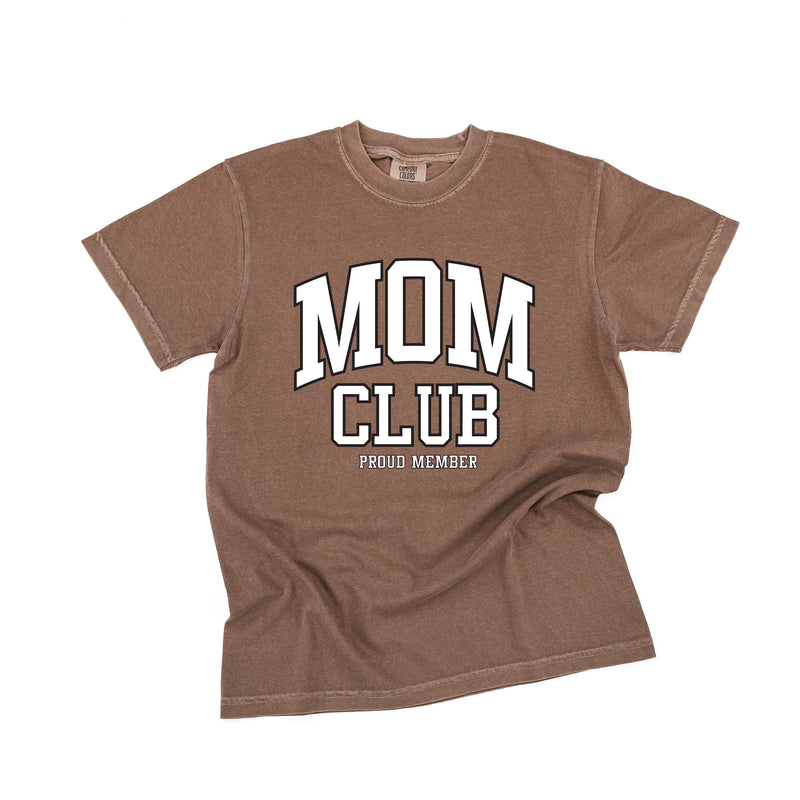 Varsity Style - MOM Club - Proud Member - SHORT SLEEVE COMFORT COLORS TEE