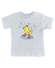 Child tee in gray with little yellow duck with red rain boots in the rain drawing on front, seen on flat lay - Little Mama Shirt Shop