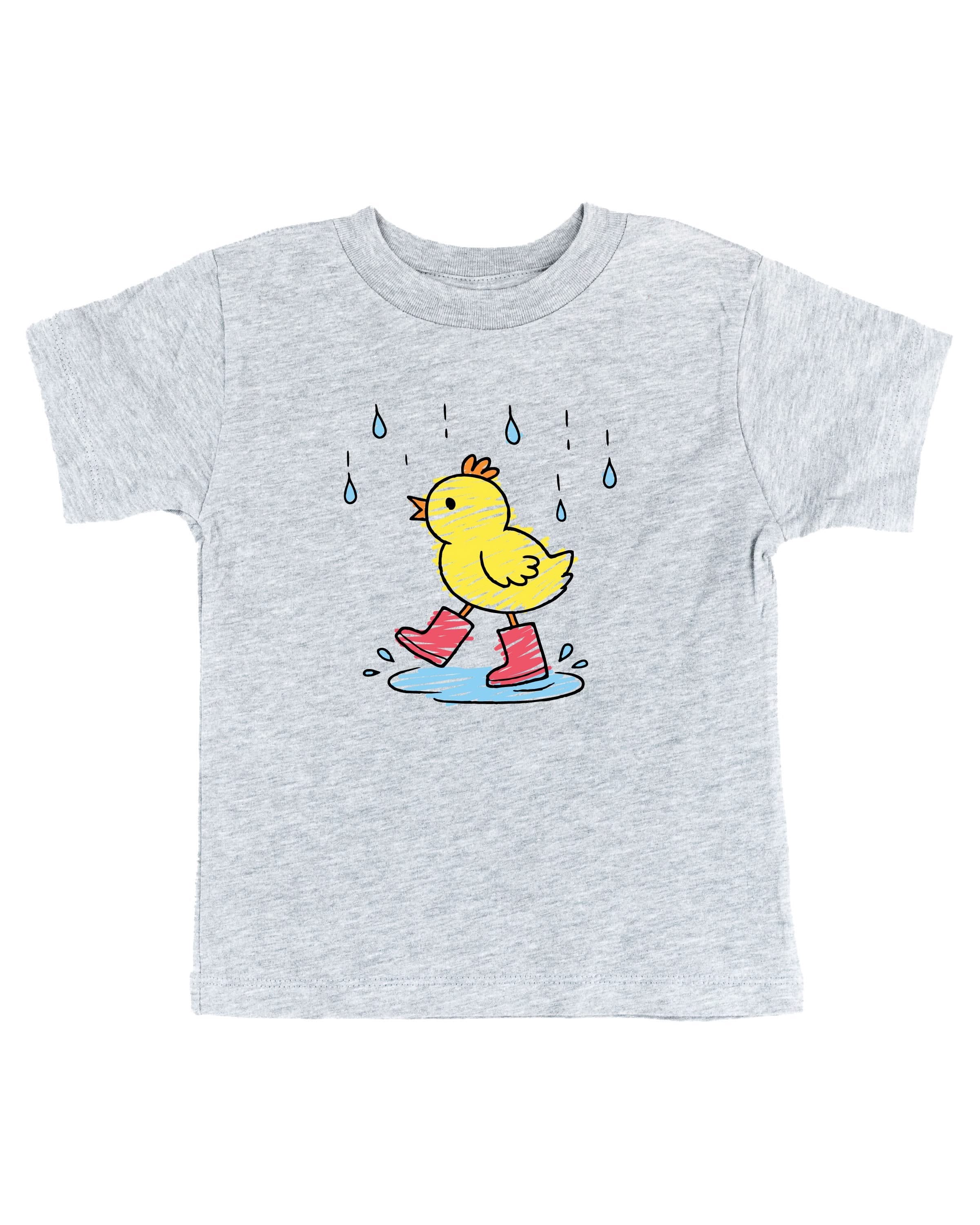 Child tee in gray with little yellow duck with red rain boots in the rain drawing on front, seen on flat lay - Little Mama Shirt Shop