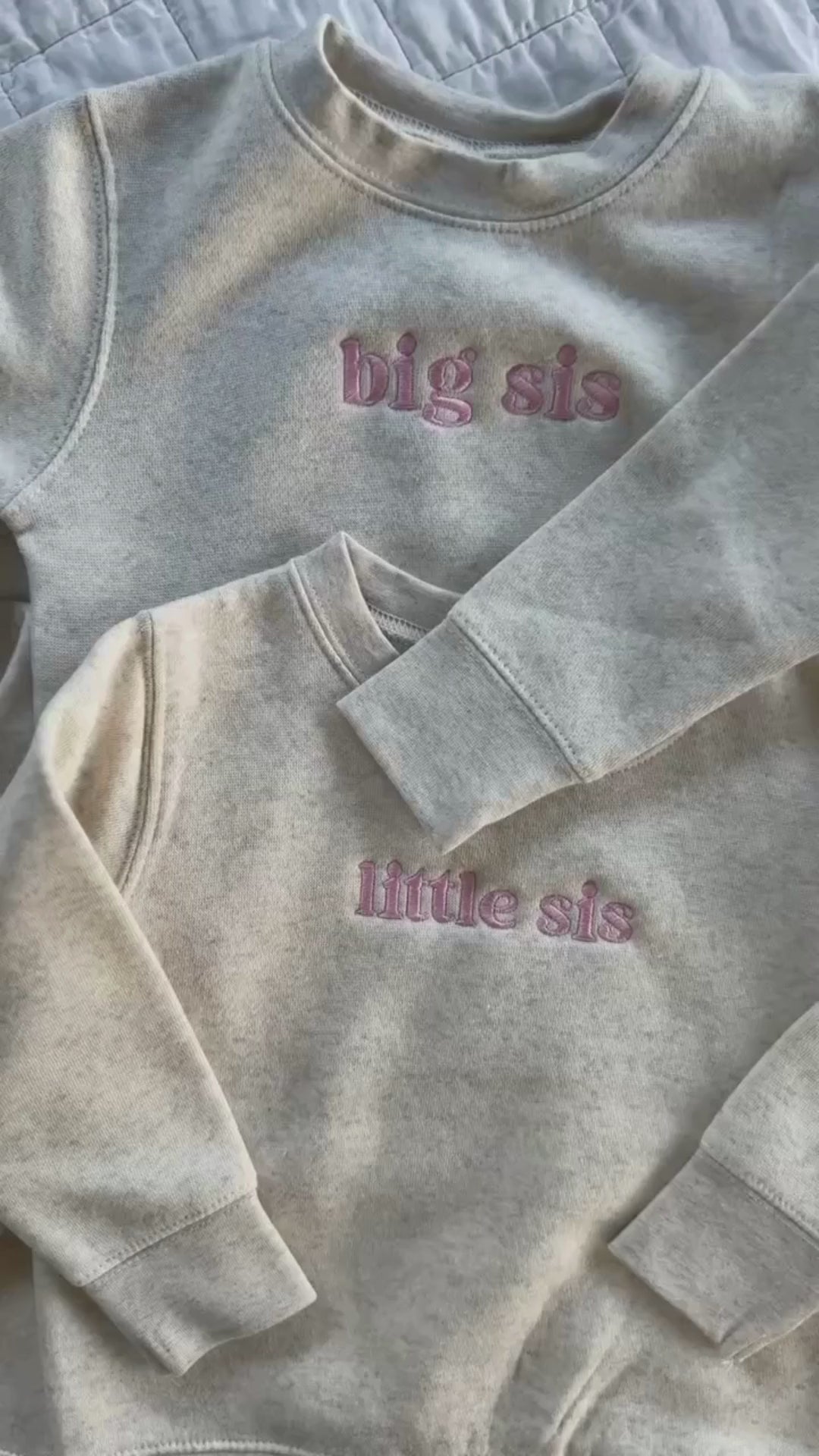 Big Sis / Middle Sis / Little Sis – Embroidered Kids Sweater | Natural with Pink Thread