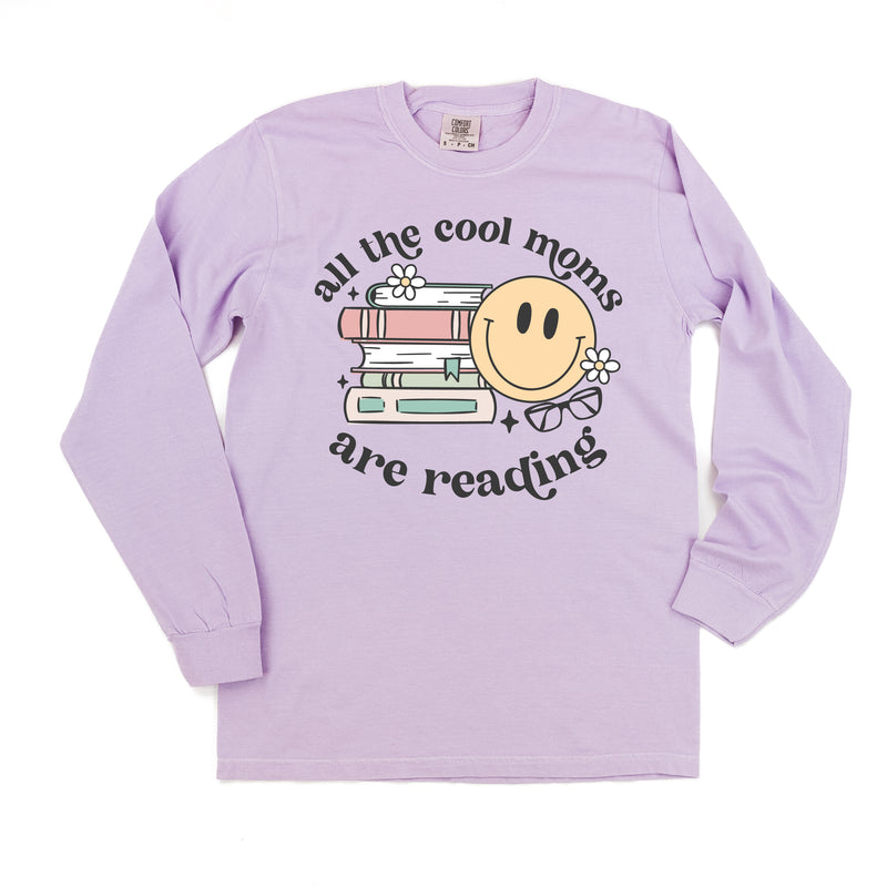 All The Cool Moms Are Reading - LONG SLEEVE COMFORT COLORS TEE