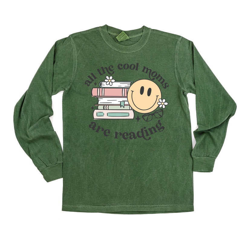 All The Cool Moms Are Reading - LONG SLEEVE COMFORT COLORS TEE