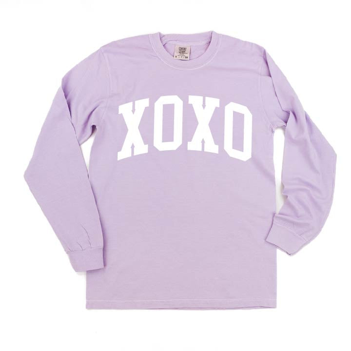 Arched XOXO - Varsity - LONG SLEEVE Comfort Colors Tee