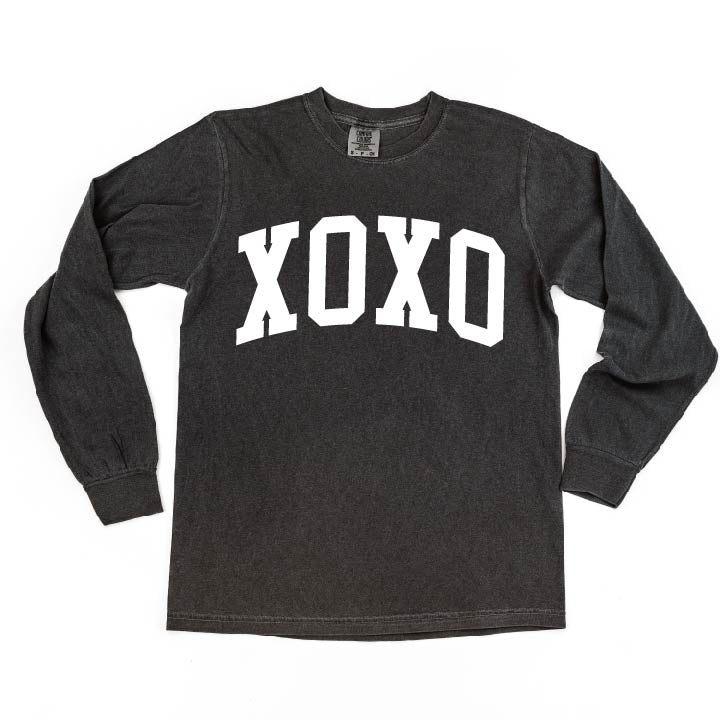 Arched XOXO - Varsity - LONG SLEEVE Comfort Colors Tee