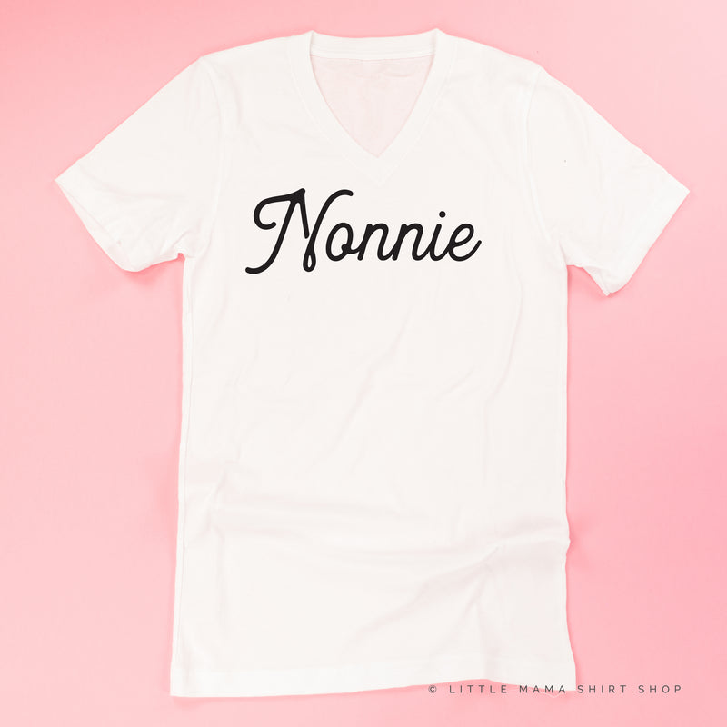 Nonnie - Script ﻿- Unisex Tee