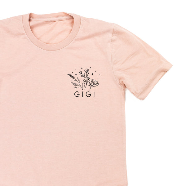 GIGI - Bouquet - Pocket Size ﻿- Unisex Tee